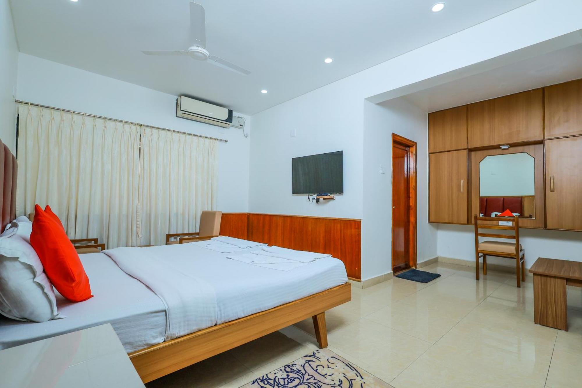 Hotel Janardana Udupi Exterior foto